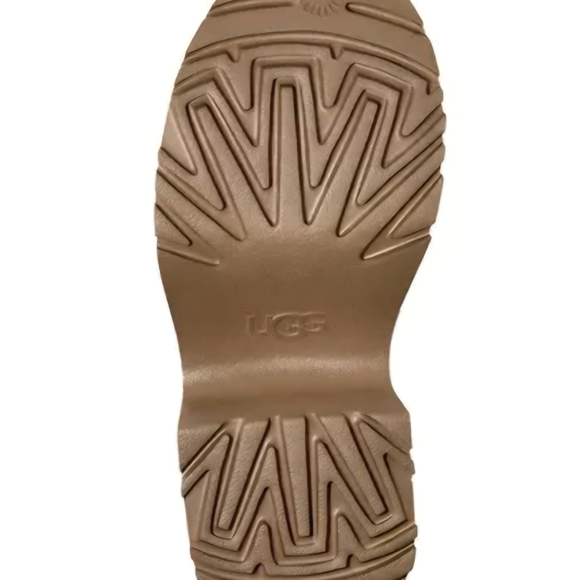 Women's UGG Classic Twin Seam Platform Heeled Boots - Picture 4 of 4